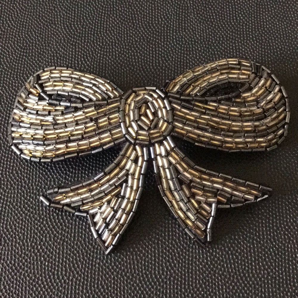Beaded bow hair clip